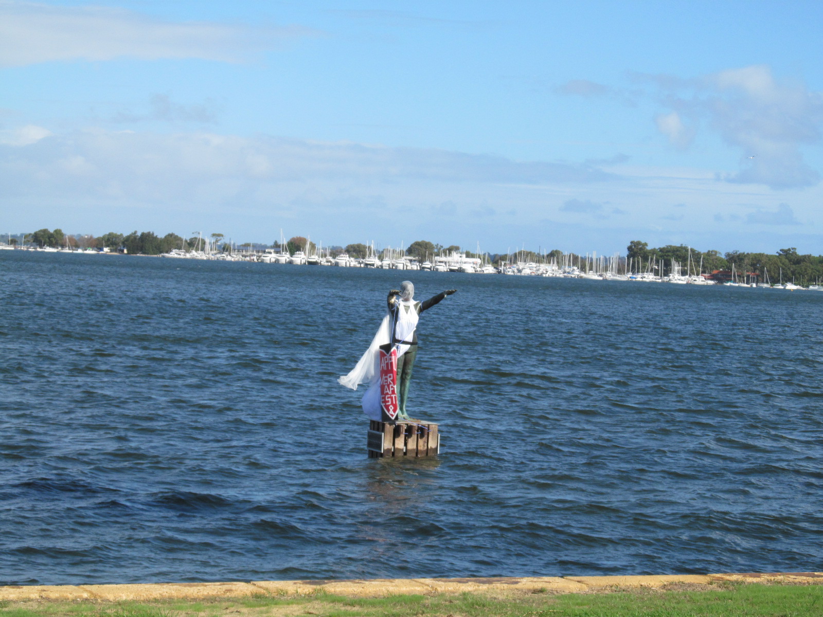 Crawley — OIC crawley statue in river