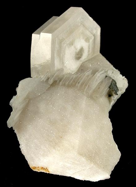 Lianzhou — Calcite-252534