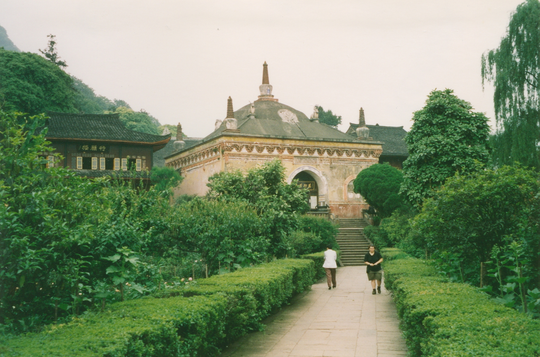 Emeishan — Emeishan, Wannian Temple (6170333536)