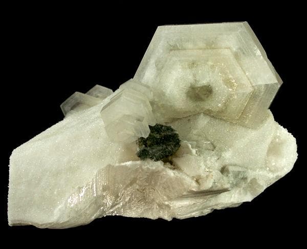 Lianzhou — Calcite-252533