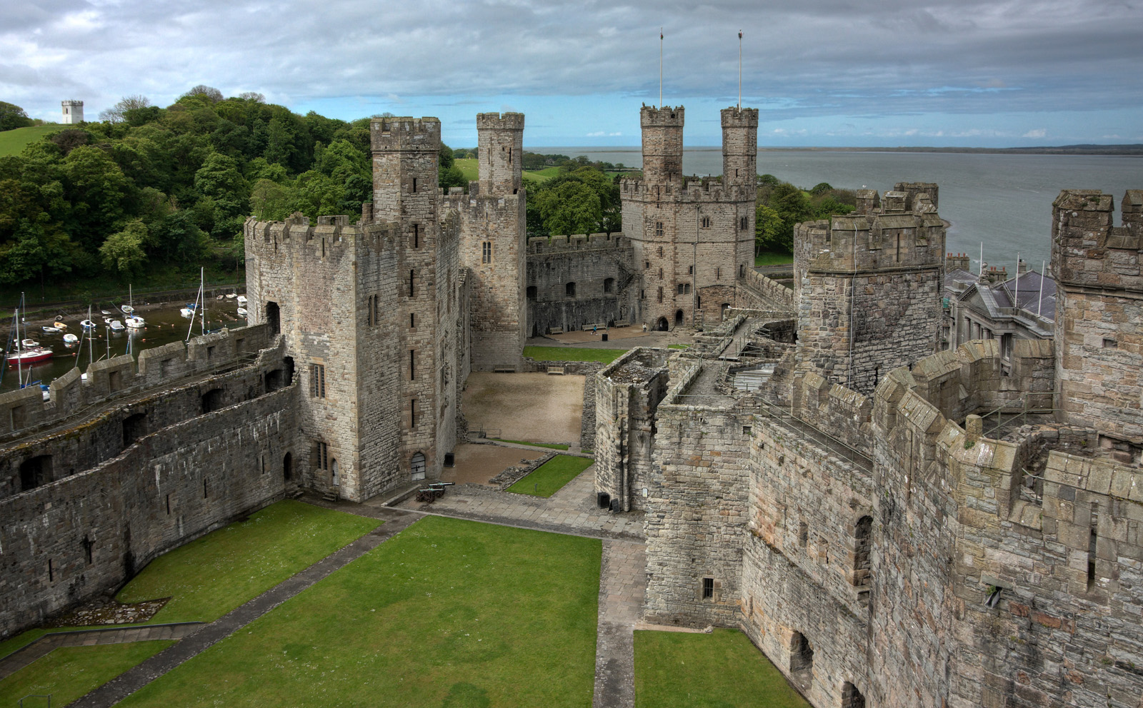 Caernarfon — Caernarfon IMG 5679 - panoramio