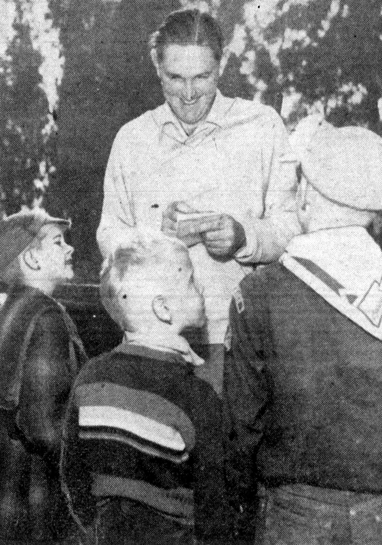 Lakewood — Jim Ferrier signing autographs 1951