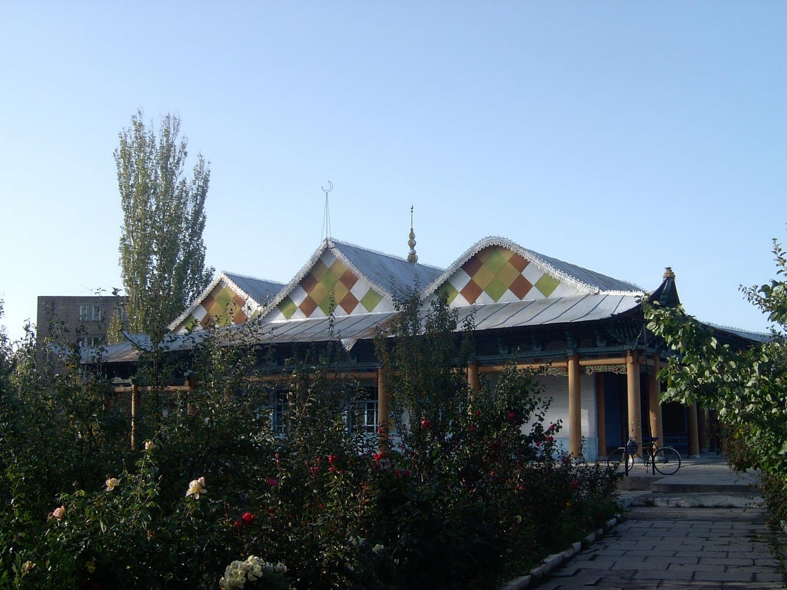 Karakol — Karakol-Dungan-Mosque-Exterior-2