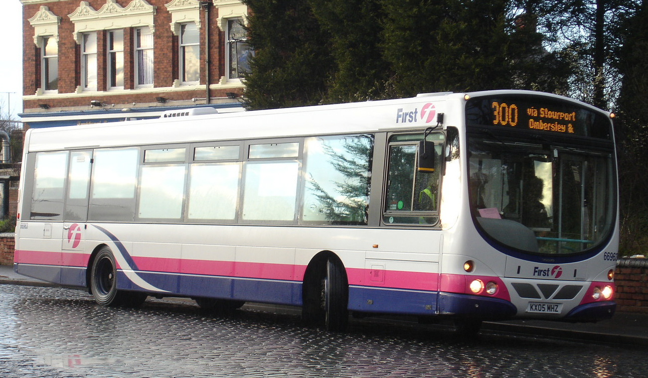 Kidderminster — First Midland Red bus 66963 (KX05 MHZ) 2005 Volvo B7RLE Wrightbus Eclipse Urban, Kidderminster station, 25 February 2007