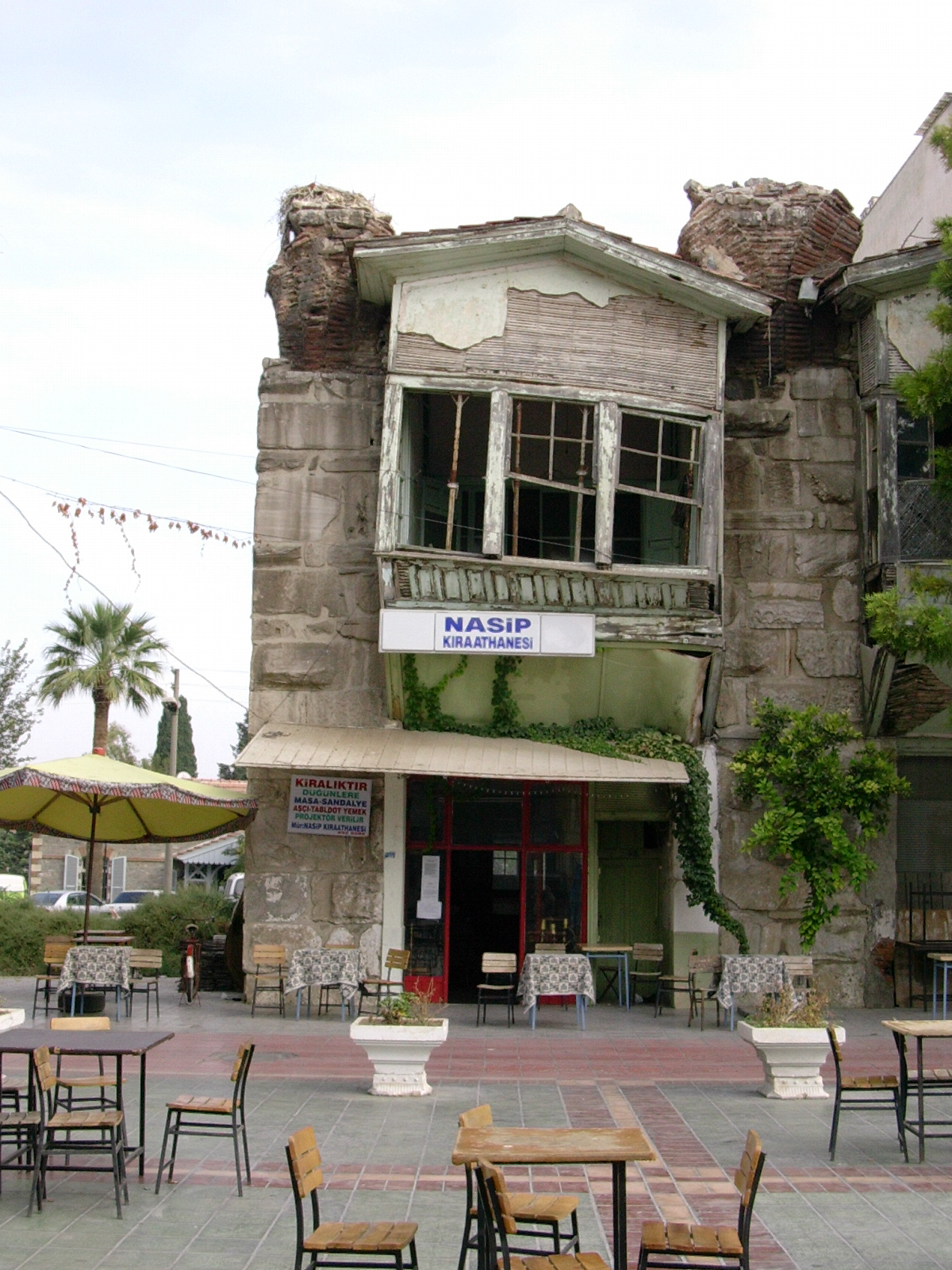 Selcuk — The supported cafe- Selcuk Turkey - panoramio