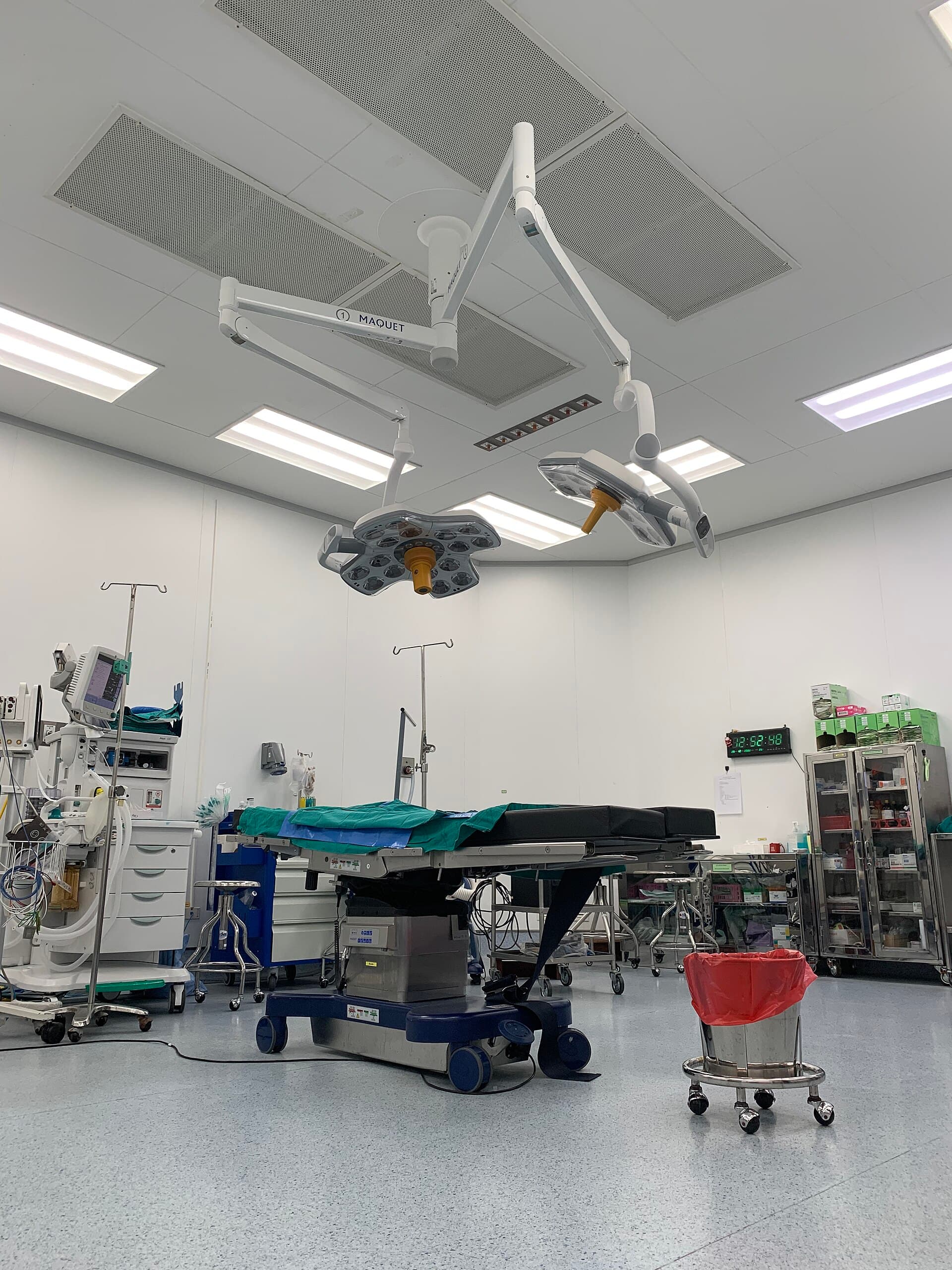 Nonthaburi — Thailand Nonthaburi ศูนย์การแพทย์ปัญญานันทภิกขุ ชลประทาน (ธันวาคม 2022) OR