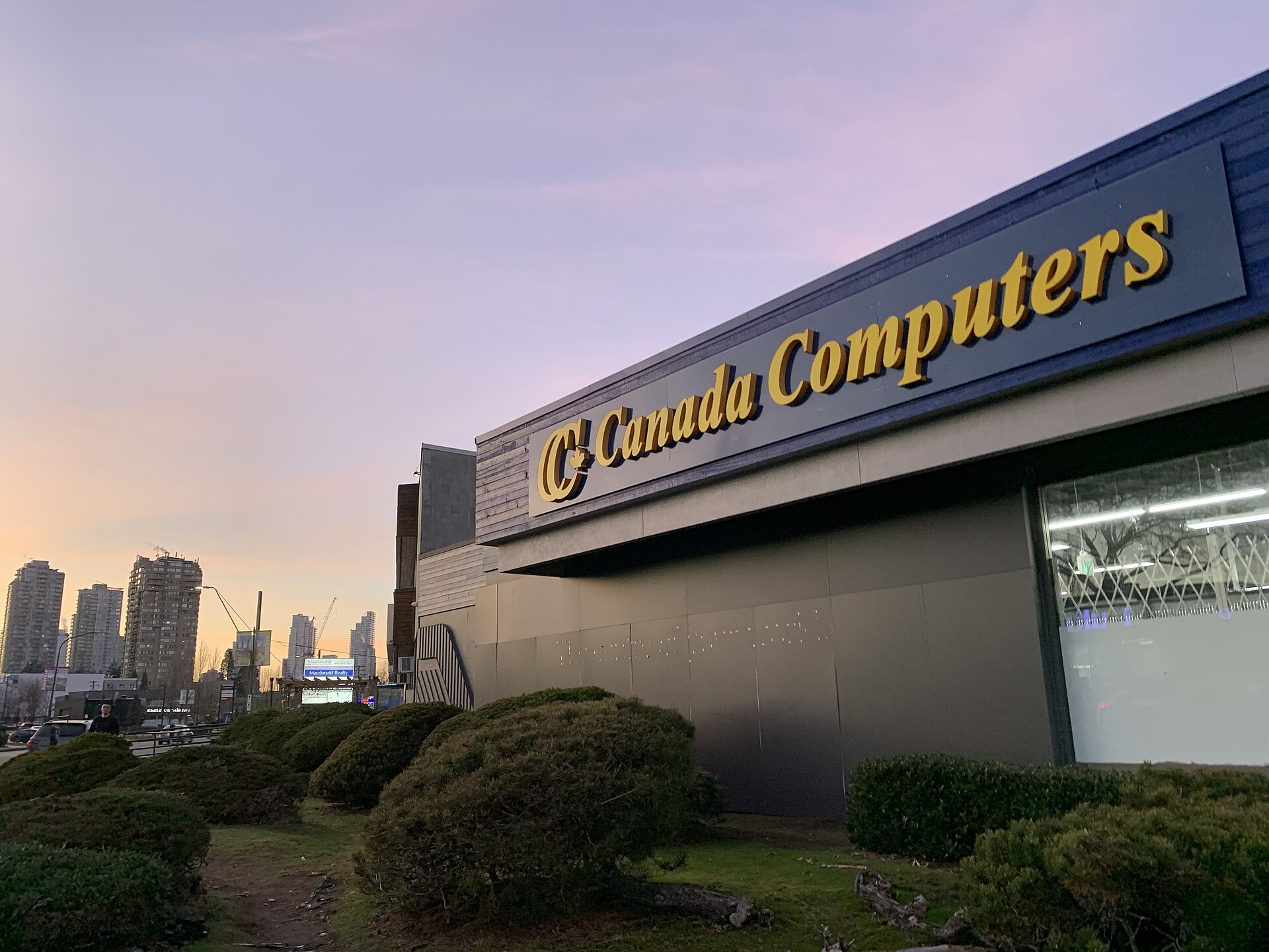 Burnaby — 20250128 Canada Computers store at Burnaby location