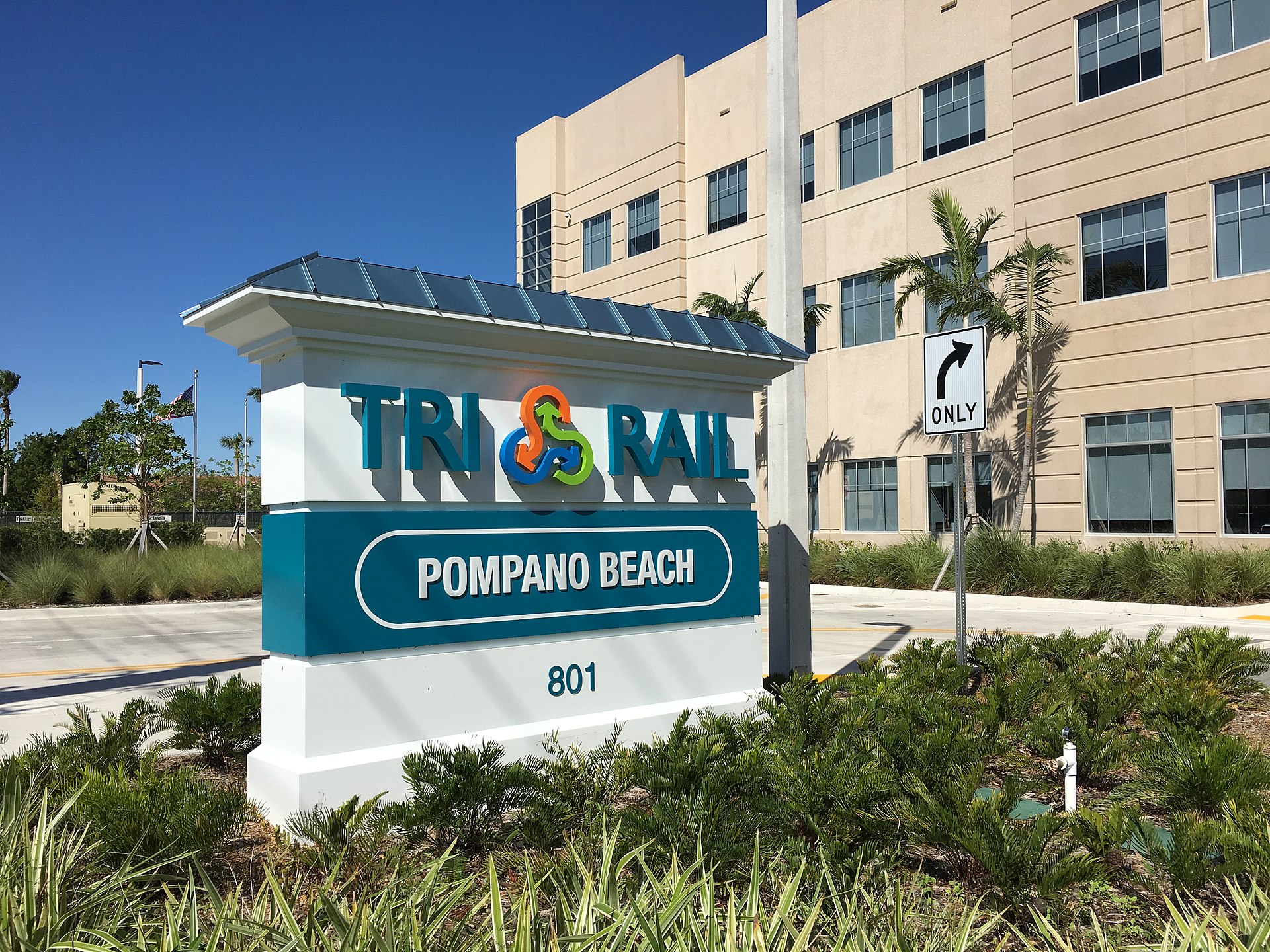 Pompano Beach — Tri Rail Pompano Beach Sign (37216095534)
